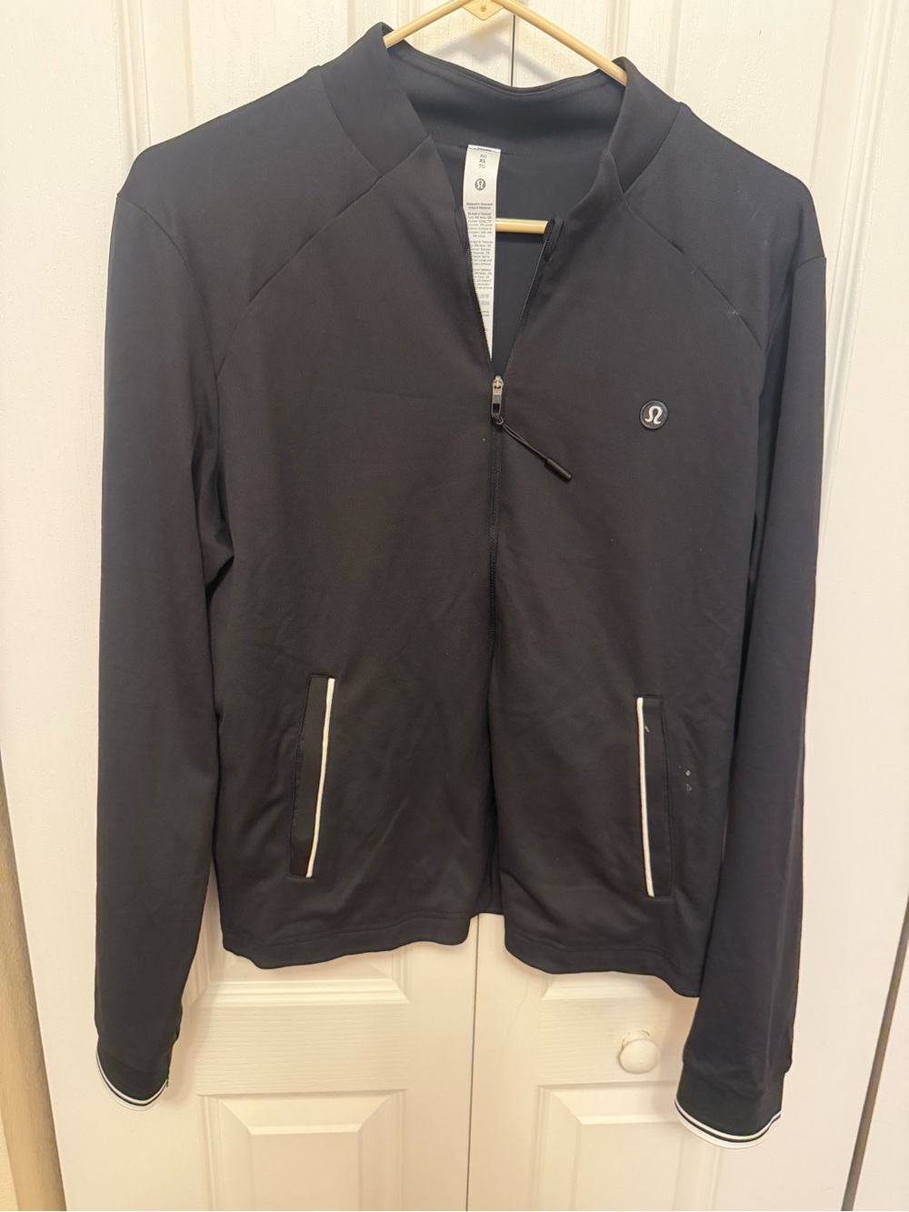 lululemon athletica Men's Black Zip-Up Performance Jacket